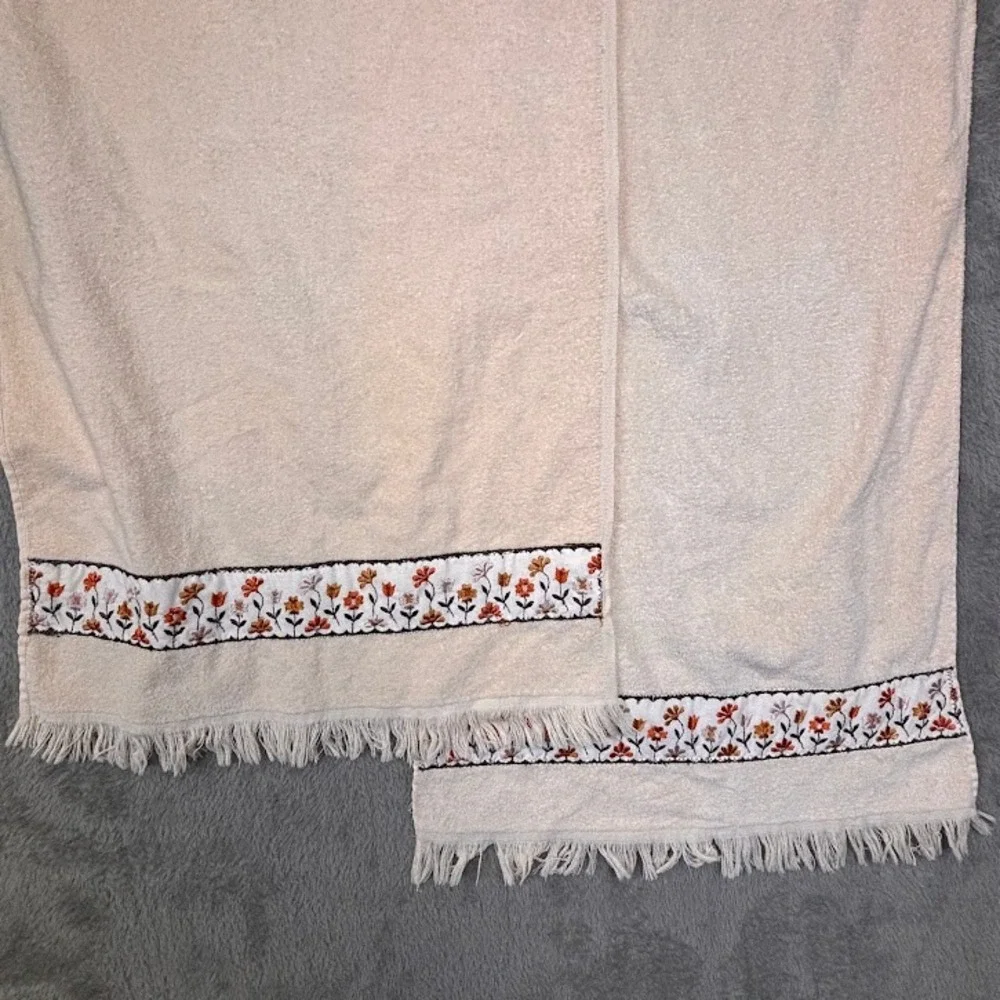 Vintage Cannon Gold Label Embroidered Floral Fringe Bath Towels Cream‎ Set of 2